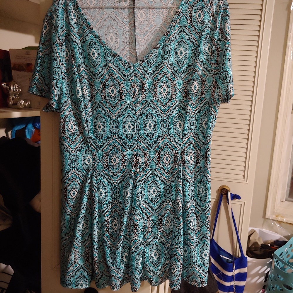 Womens blue, white black pattern blouse